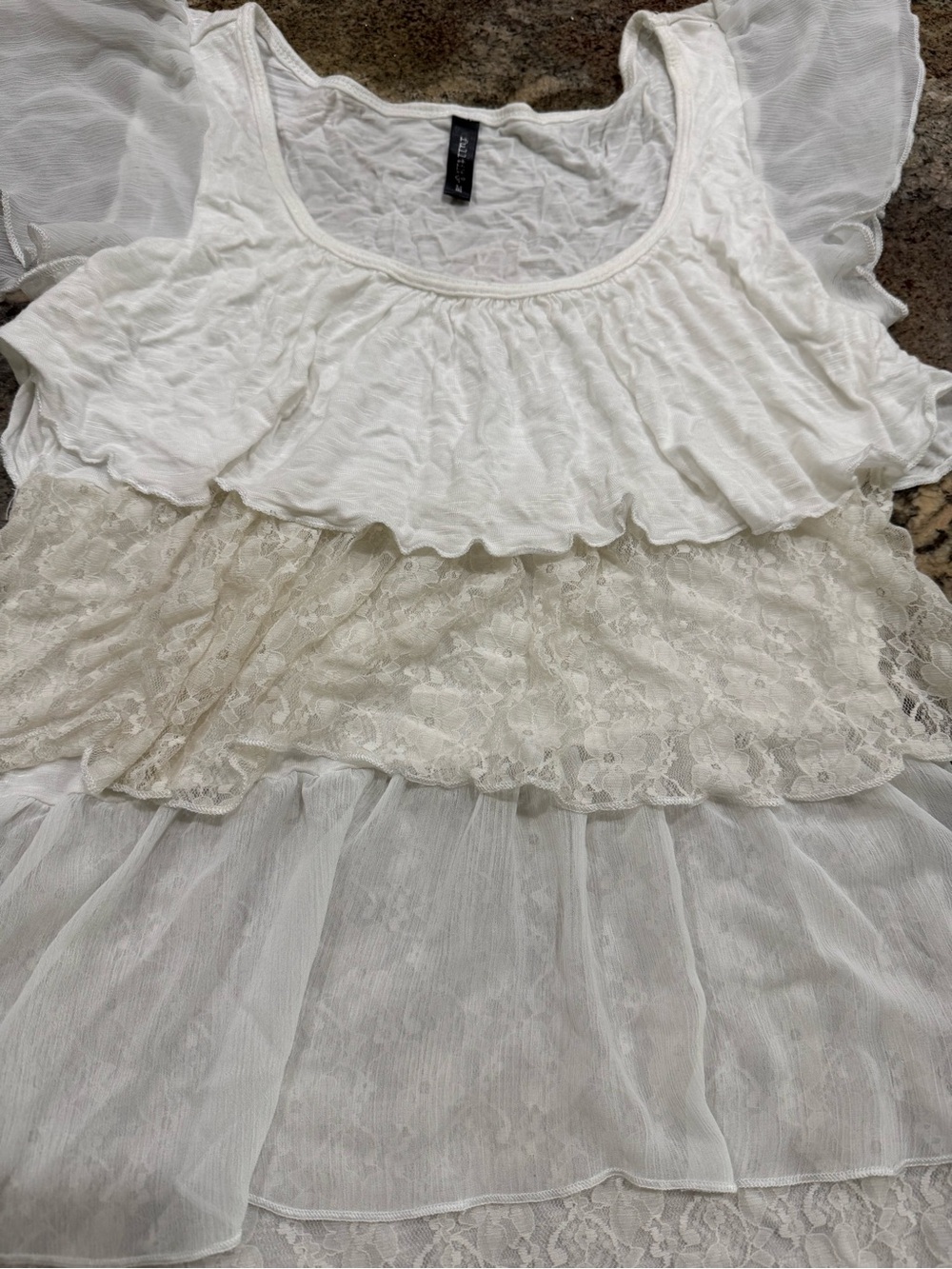Full Tilt White Ruffle Lace Tiered Blouse Flutter Sleeve Medium - Picture 3 of 5